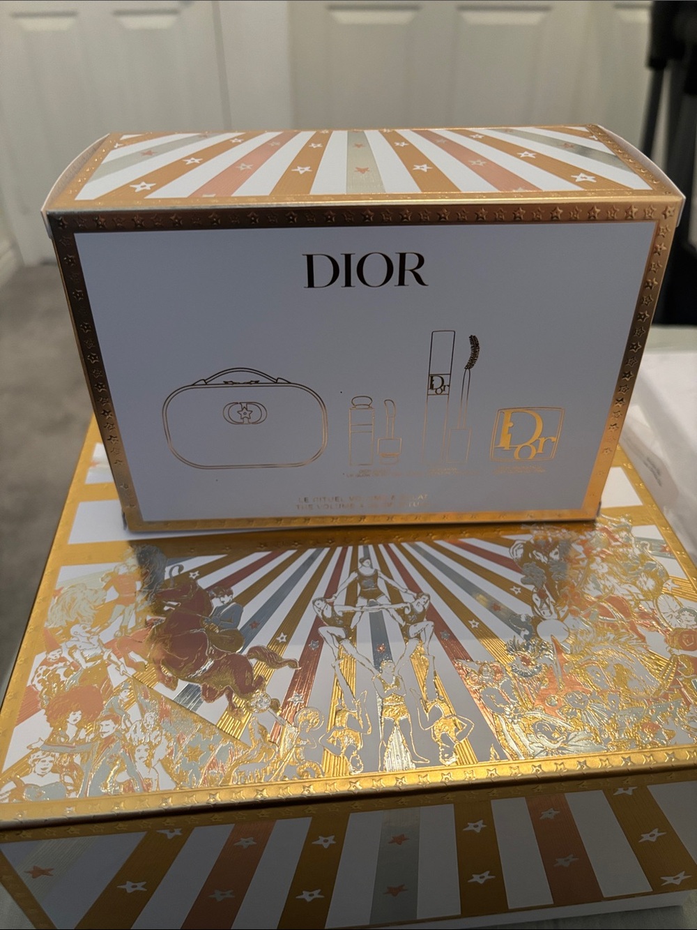 Dior White and Gold Decorative Gift Box Set - Picture 6 of 6